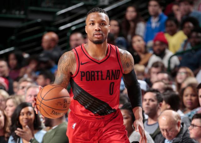 球迷振奋 球迷振奋